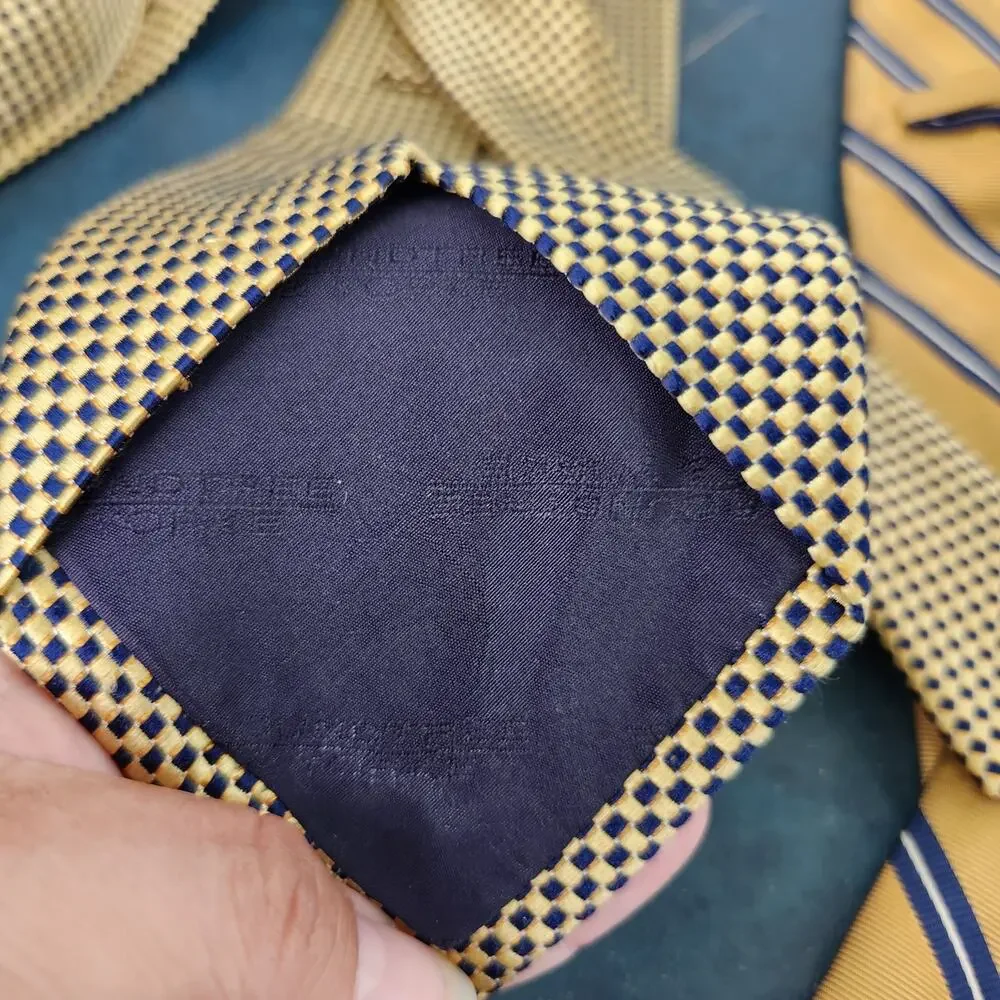 Lot of 2 RoundTree & Yorke 100% Silk Ties Men's Business Professional Office